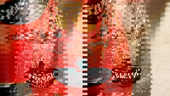 Strongbow Apple Ciders Always On Ice Cube Drop 4X5 Festive Red Berries Bottle Can Big Imagery 1050 X 1350Px Social Media Global English